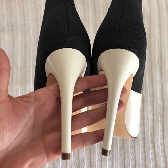 White ankle booties Sz 8 - Picture 6 of 8